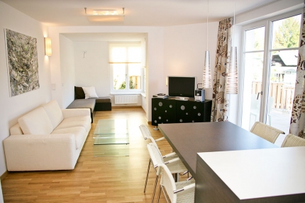 Seevilla Cattina – Wohnzimmer im Appartement Seerose – Appartements am Millstätter See in Kärnten – Urlaub in Kärnten am See