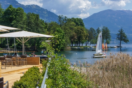 X-Bar – Strandbar beim benachbarten Hotel ROYAL X am Millstätter See – Urlaub in Kärnten am See – Naturhäuschen Leitner