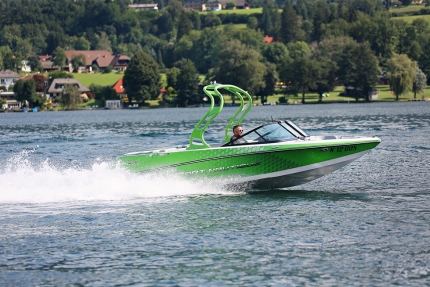 Sportmotorboot des Sporthotel ROYAL X am Millstätter See – Naturhäuschen Leitner – Urlaub in Kärnten am See – Urlaub am Millstätter See