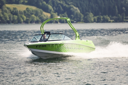 Sportmotorboot des Sporthotel ROYAL X am Millstätter See – Naturhäuschen Leitner – Urlaub in Kärnten am See – Urlaub am Millstätter See