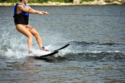 Wasserski am Millstätter See beim Sporthotel ROYAL X – Naturhäuschen Leitner – Urlaub in Kärnten am See – Urlaub am Millstätter See